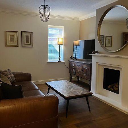 Stunning Beverley Bungalow W Fireplace, Private Parking, And Garden Eksteriør bilde