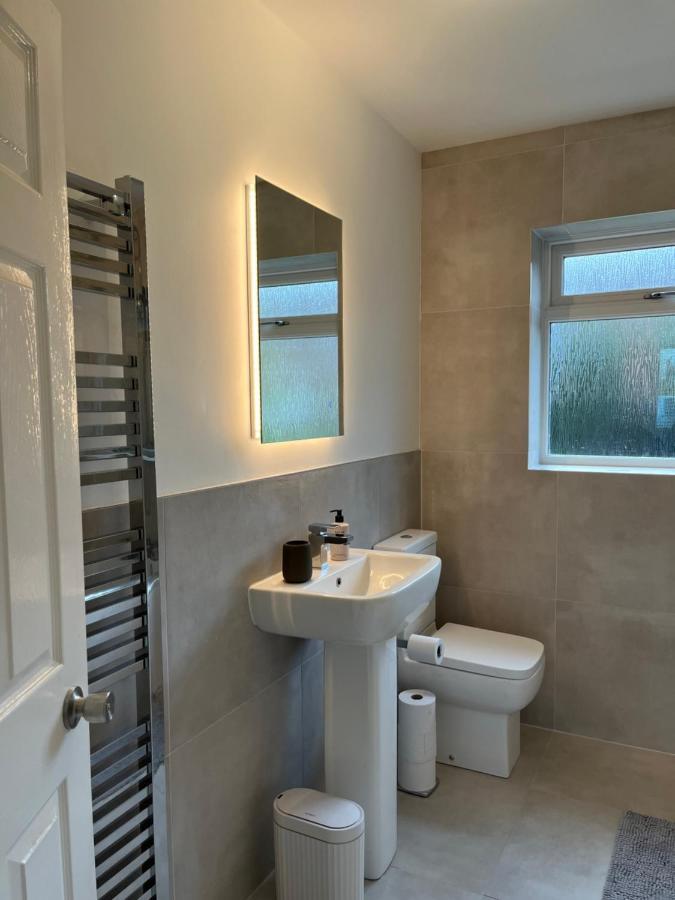 Stunning Beverley Bungalow W Fireplace, Private Parking, And Garden Eksteriør bilde