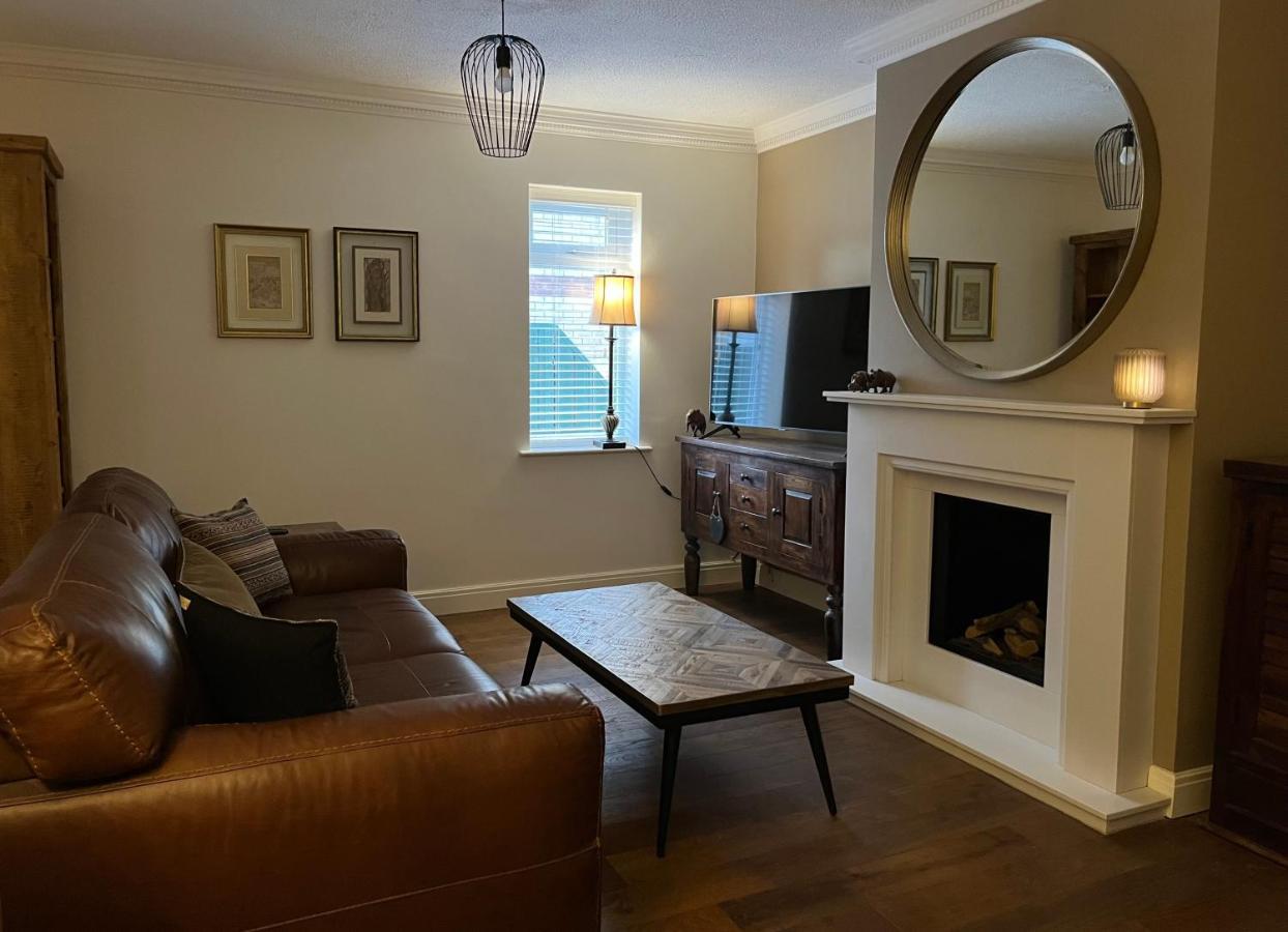 Stunning Beverley Bungalow W Fireplace, Private Parking, And Garden Eksteriør bilde